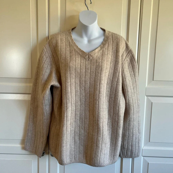 Timberland Women's (Unisex) Lambswool Oversized  V Neck Sweater, Beige Size XL - Picture 1 of 11